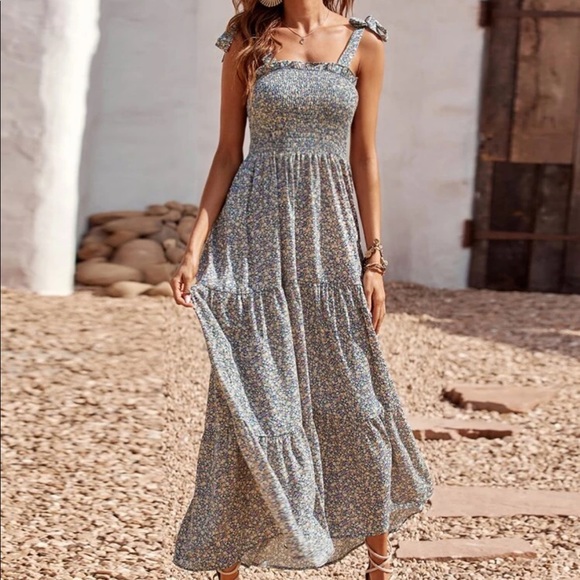 Boho floral shirred tied shoulder maxi dress - Picture 3 of 14